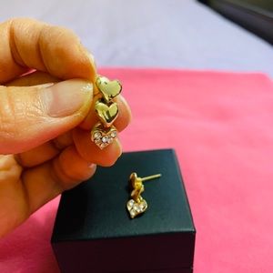 Very cute heart earrings 💕